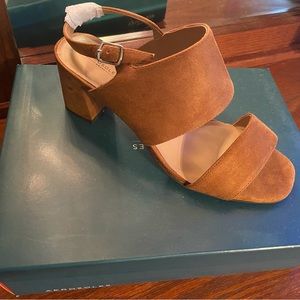Aerosoles Emmex tan vegan suede sandal, size 9 1/2